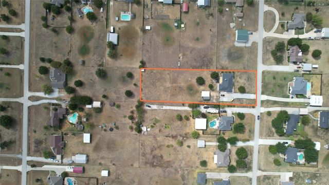 11990 Hill Country Circle, Ponder, TX 76259