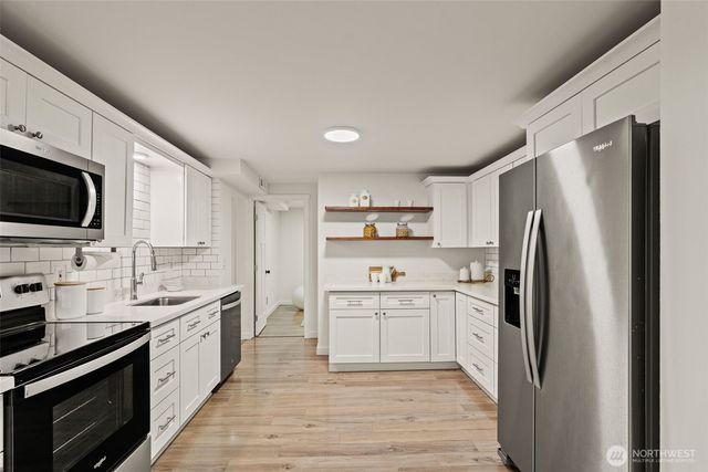 8456 6th Avenue SW, Seattle, WA 98106