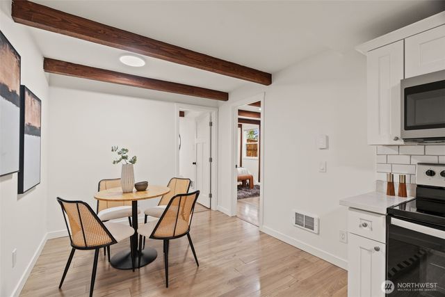 8456 6th Avenue SW, Seattle, WA 98106