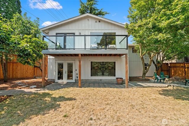 8456 6th Avenue SW, Seattle, WA 98106