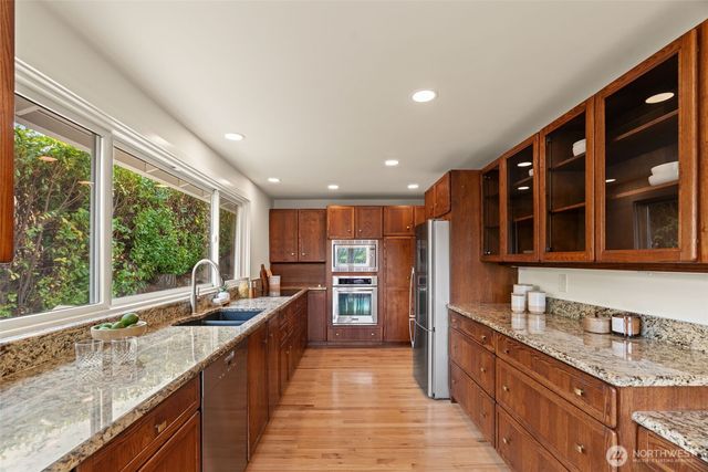 8456 6th Avenue SW, Seattle, WA 98106