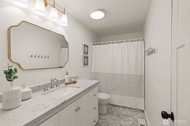8456 6th Avenue SW, Seattle, WA 98106