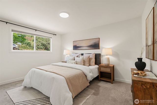 8456 6th Avenue SW, Seattle, WA 98106