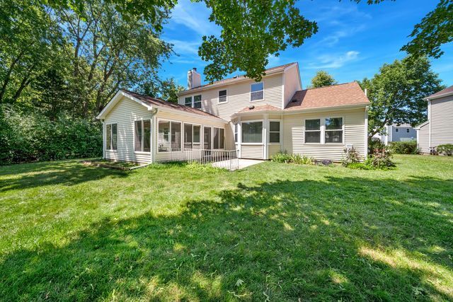 1384 Marble Hill Drive, Lake Zurich, IL 60047