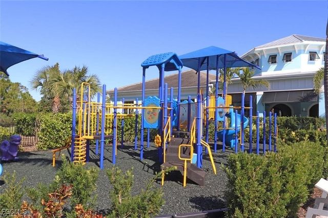 3500 Acapulco CIR, Cape Coral, FL 33909