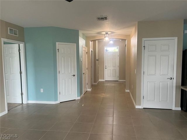 3500 Acapulco CIR, Cape Coral, FL 33909