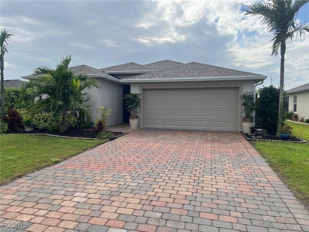 3500 Acapulco CIR, Cape Coral, FL 33909
