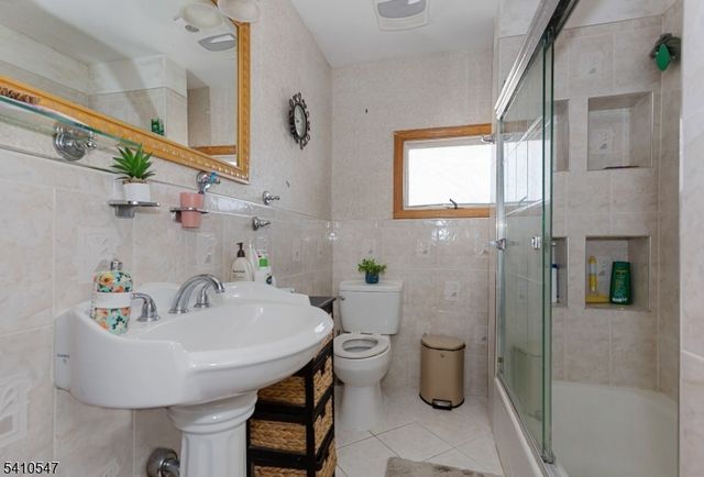 389 E 38Th St, Paterson City, NJ 07504