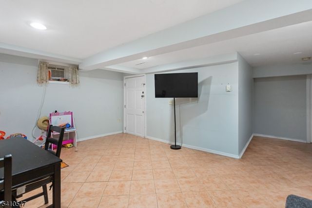 389 E 38Th St, Paterson City, NJ 07504