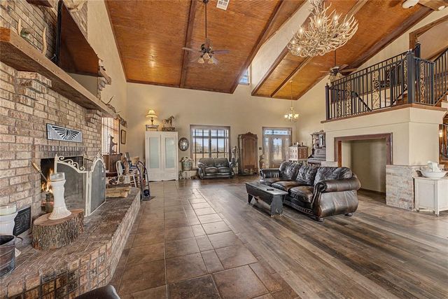 15875 New Lake Road, Henryetta, OK 74437