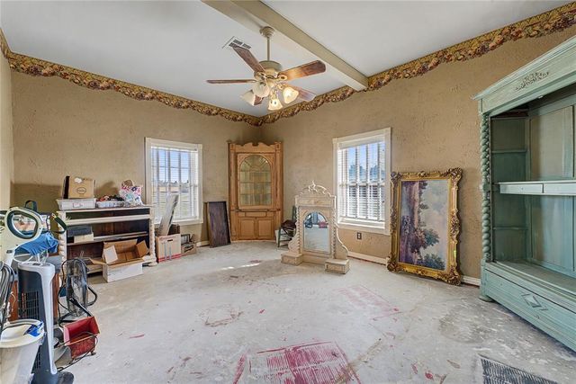 15875 New Lake Road, Henryetta, OK 74437