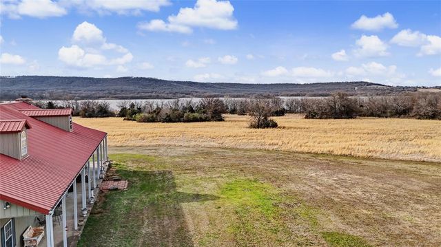 15875 New Lake Road, Henryetta, OK 74437