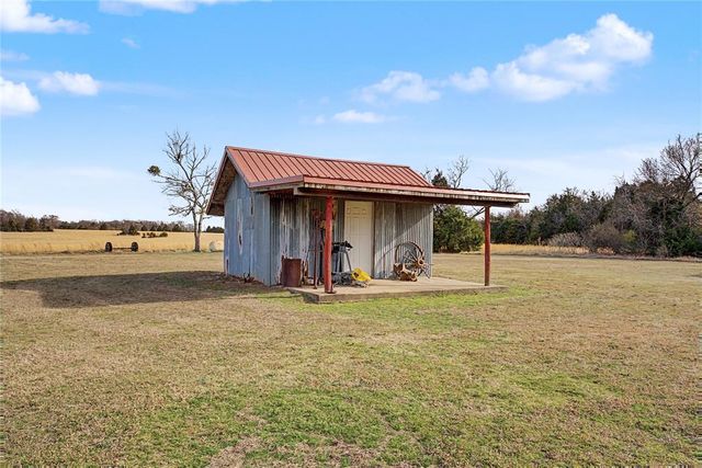 15875 New Lake Road, Henryetta, OK 74437
