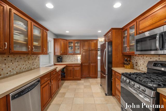 1935 Menominee Drive Se, City Of Grand Rapids, MI 49506