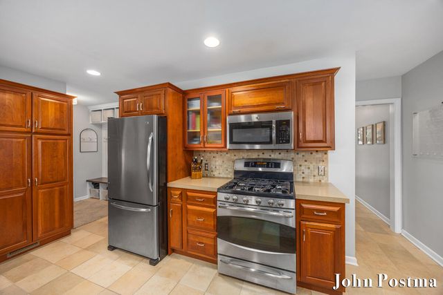 1935 Menominee Drive Se, City Of Grand Rapids, MI 49506