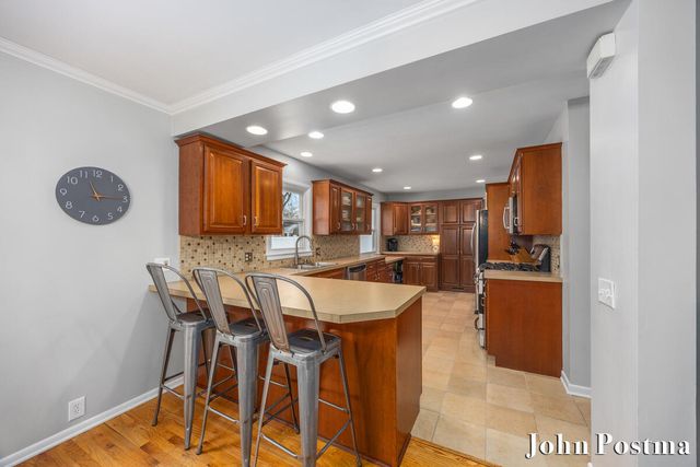 1935 Menominee Drive Se, City Of Grand Rapids, MI 49506