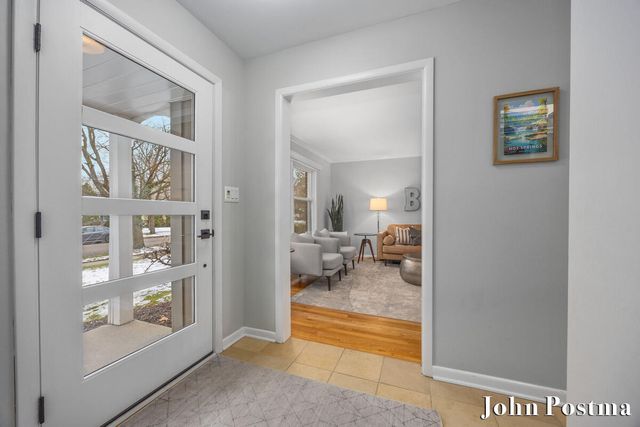 1935 Menominee Drive Se, City Of Grand Rapids, MI 49506