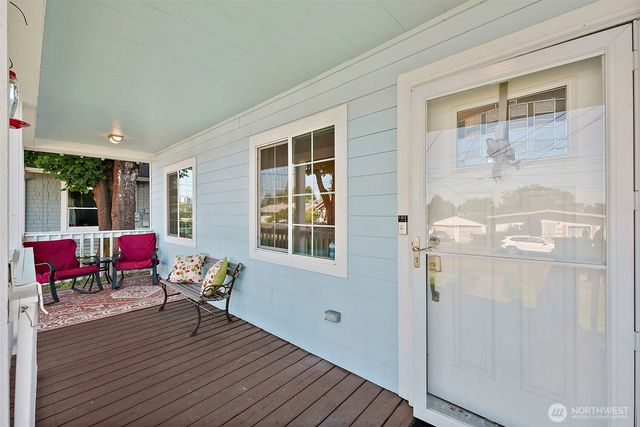 6829 S Thompson Avenue, Tacoma, WA 98408