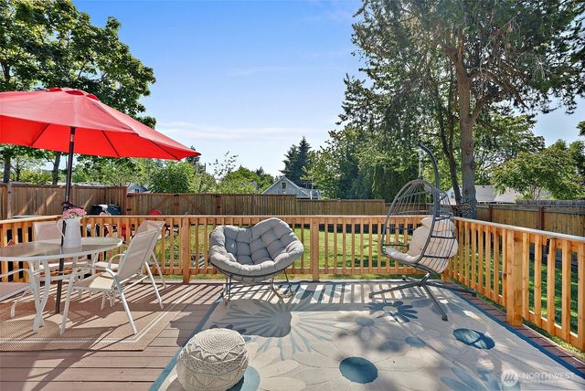 6829 S Thompson Avenue, Tacoma, WA 98408