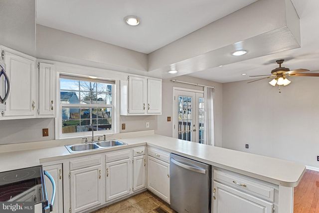 804 SHAMROCK DR, Fredericksburg, VA 22407