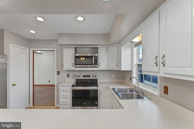 804 SHAMROCK DR, Fredericksburg, VA 22407