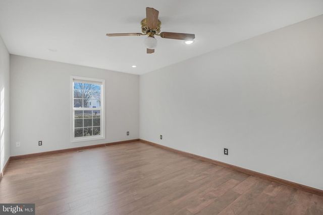 804 SHAMROCK DR, Fredericksburg, VA 22407