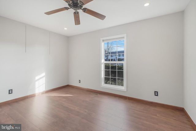 804 SHAMROCK DR, Fredericksburg, VA 22407