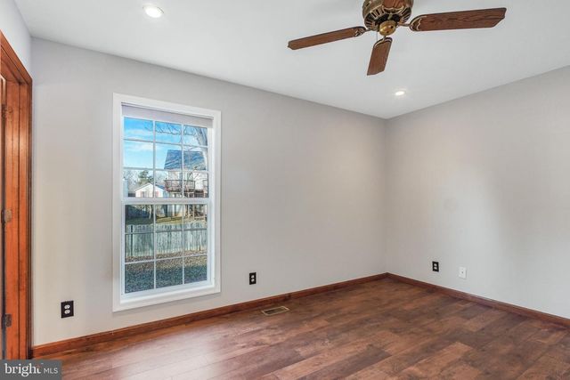 804 SHAMROCK DR, Fredericksburg, VA 22407