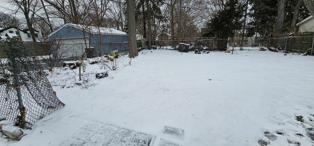 520 N County Street, Waukegan, IL 60085