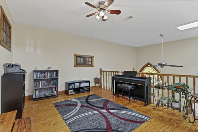 48 Hill Street, Logan, OH 43138