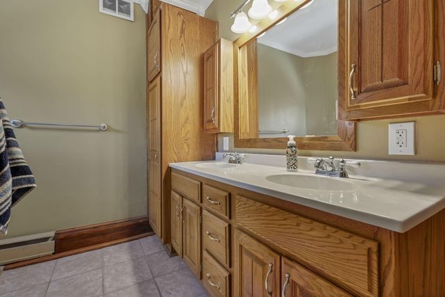 48 Hill Street, Logan, OH 43138