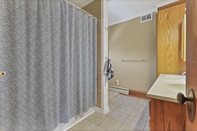 48 Hill Street, Logan, OH 43138