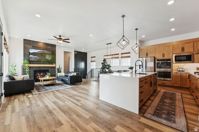 6241 W ARRANMORE DR, South Jordan, UT 84009