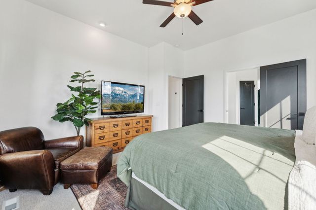 6241 W ARRANMORE DR, South Jordan, UT 84009