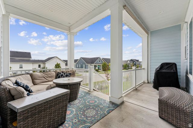 6241 W ARRANMORE DR, South Jordan, UT 84009