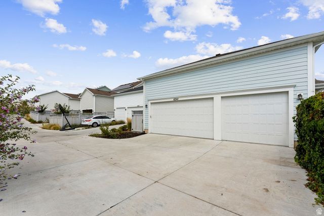 6241 W ARRANMORE DR, South Jordan, UT 84009