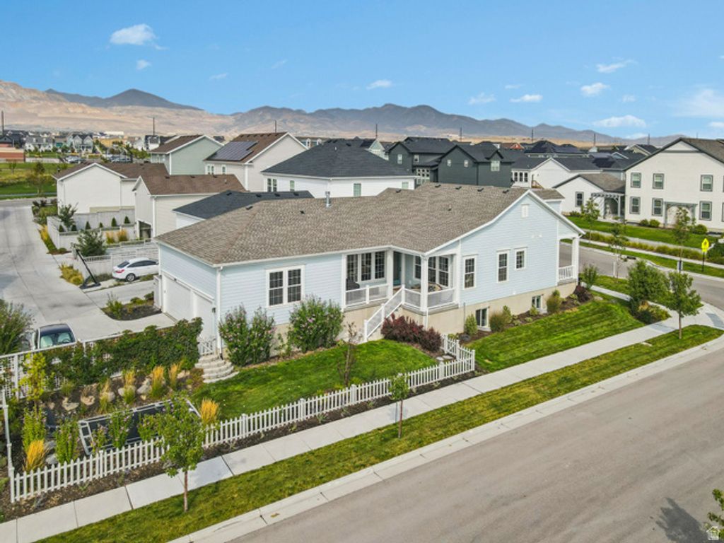 6241 W ARRANMORE DR, South Jordan, UT 84009
