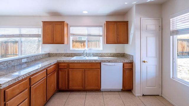 5154 Split Rock Avenue, 29 Palms, CA 92277