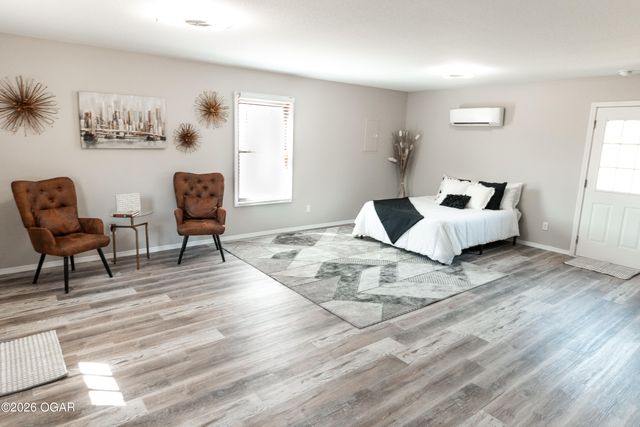 710 Briarbrook Drive, Carl Junction, MO 64834