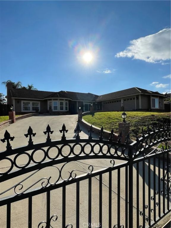 14253 Meadowlands, Riverside, CA 92503