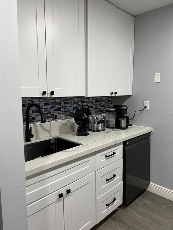 Image 9 of property listing at 2818 SW 14TH DRIVE 107, Gainesville, FL 32608