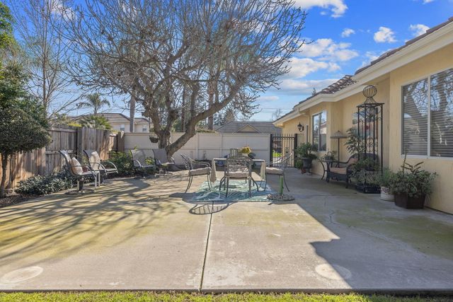 6614 W Vassar Avenue, Visalia, CA 93277