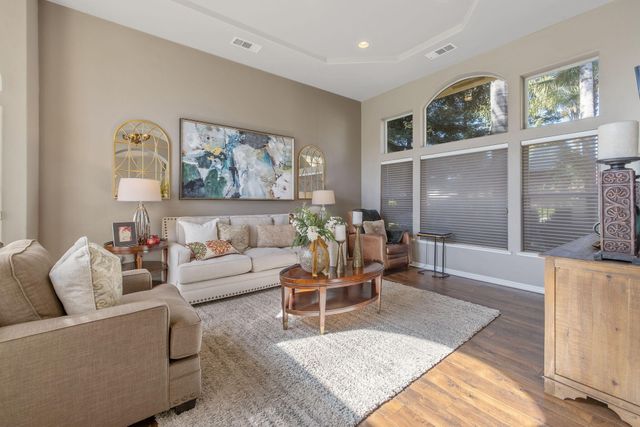 6614 W Vassar Avenue, Visalia, CA 93277