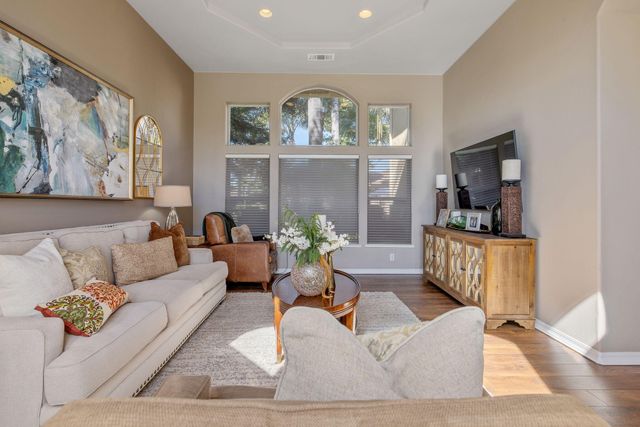 6614 W Vassar Avenue, Visalia, CA 93277