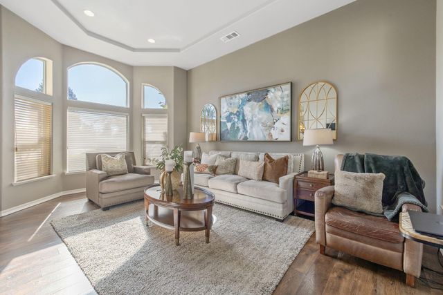 6614 W Vassar Avenue, Visalia, CA 93277