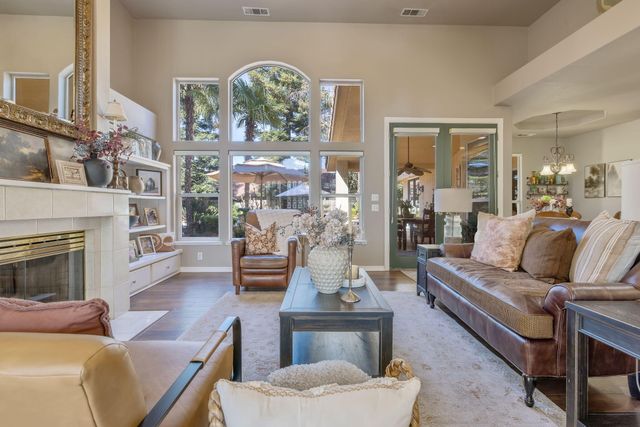 6614 W Vassar Avenue, Visalia, CA 93277