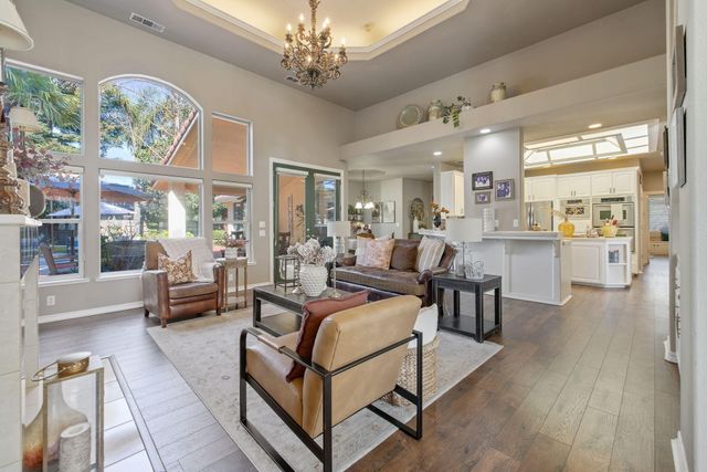 6614 W Vassar Avenue, Visalia, CA 93277