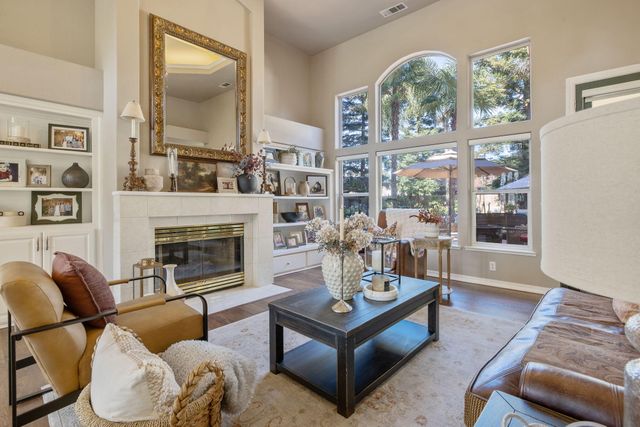 6614 W Vassar Avenue, Visalia, CA 93277