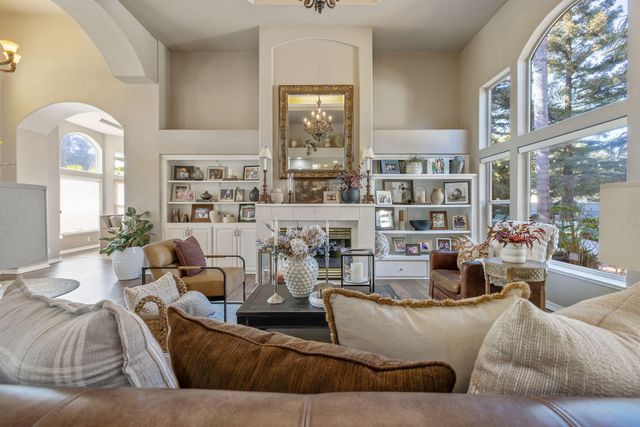 6614 W Vassar Avenue, Visalia, CA 93277