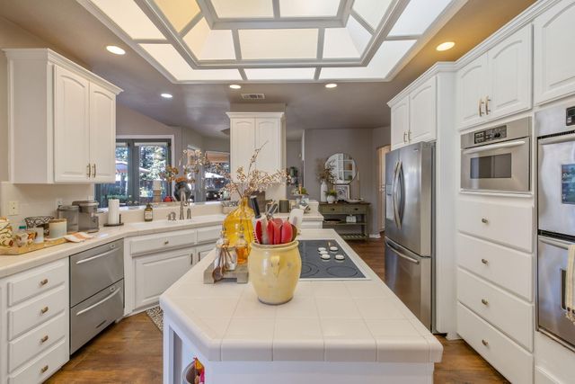 6614 W Vassar Avenue, Visalia, CA 93277